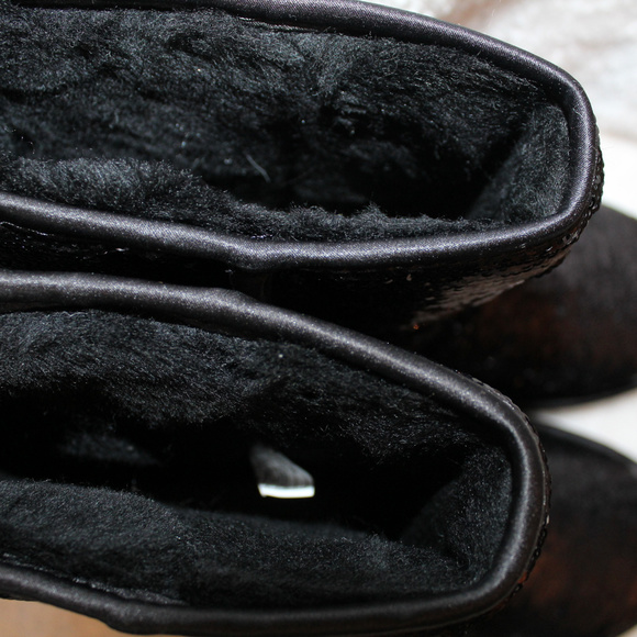 UGG COSMOS METALLIC SPARKLE SEQUIN BOOTS BLACK NEW - Picture 5 of 8